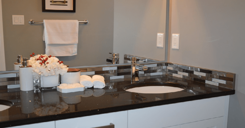10 Organizing Tips for Your Bathroom Vanity